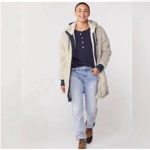 Patagonia Cream Sherpa Jacket with Navy Accents